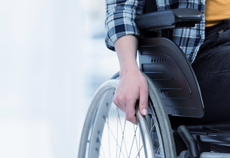 Distribuidor de sillas de ruedas deportivas, silla de ruedas con fabricante de bólogos 