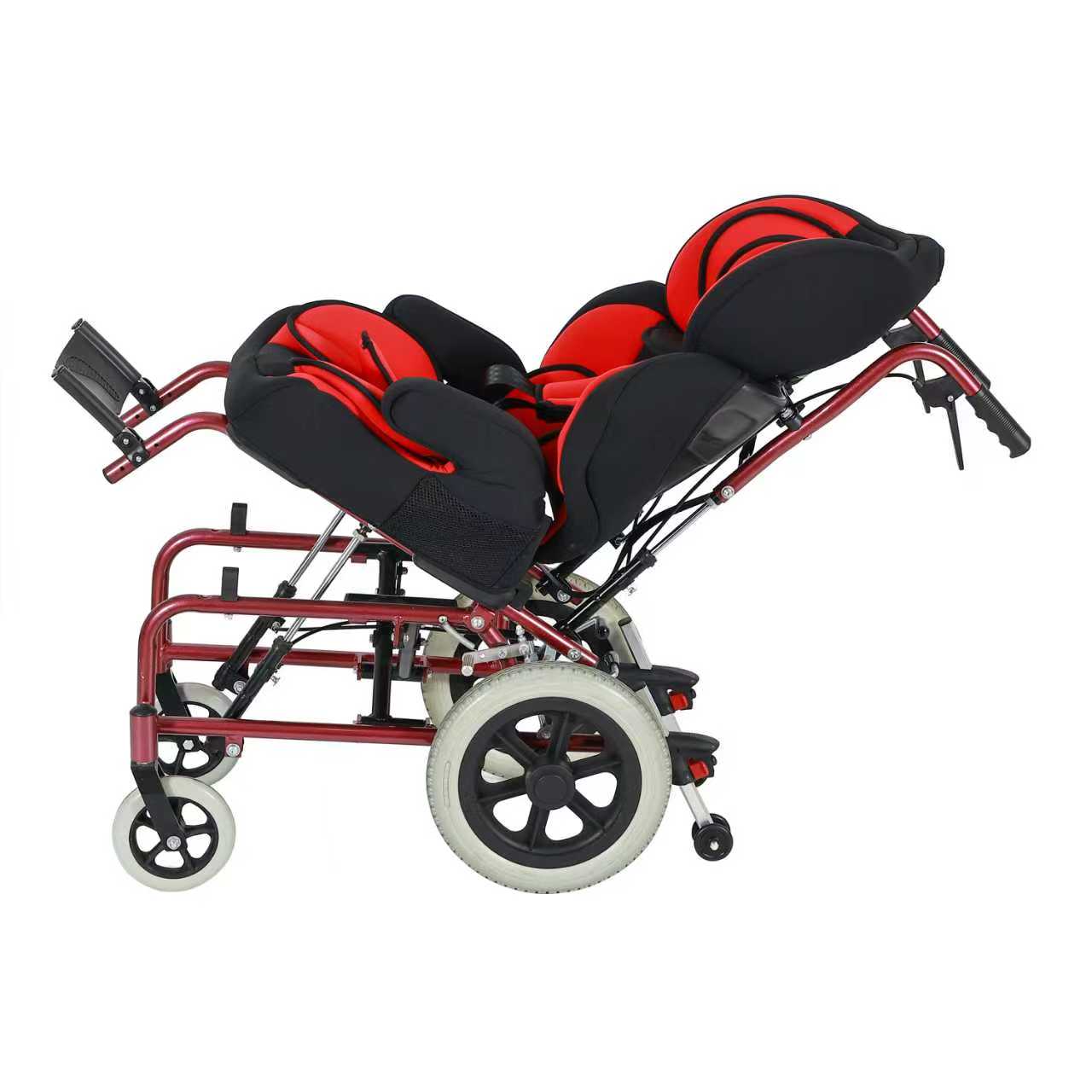 Silla de ruedas roja para parálisis cerebral para bebé